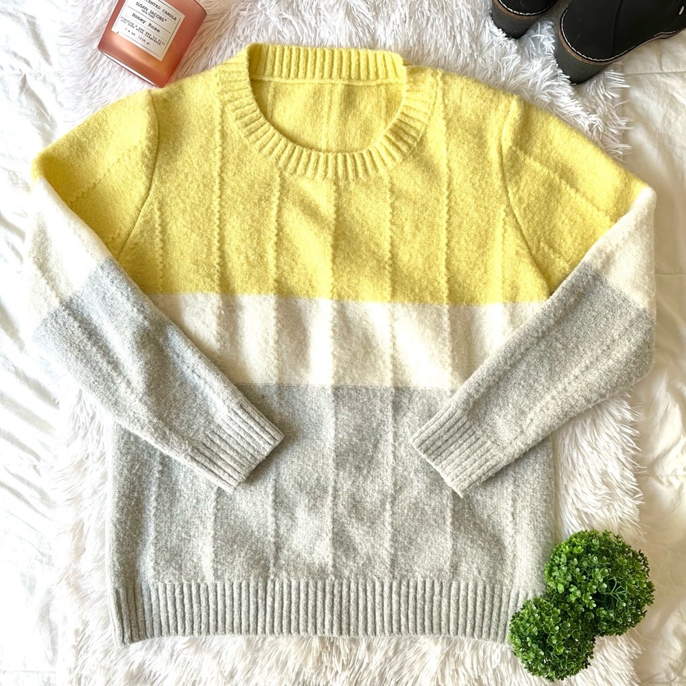 Women's Soft Yellow and Gray Crew Neck Sweater